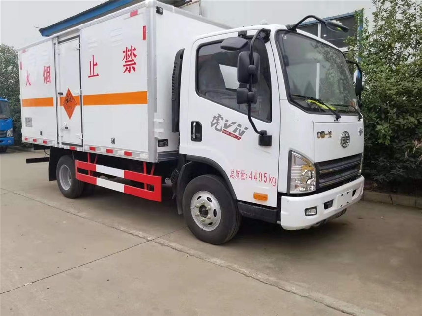 宜春二类小型3米多货箱东风途逸气体危货车