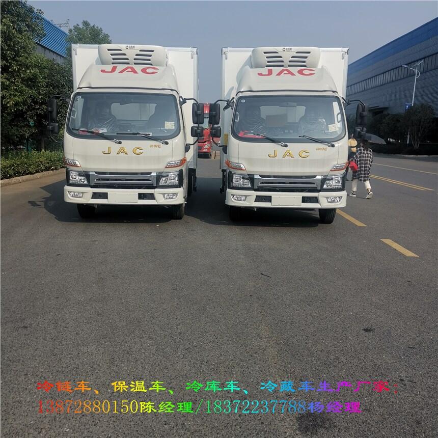 濮阳市一汽解放领途带卧铺保鲜运输车 