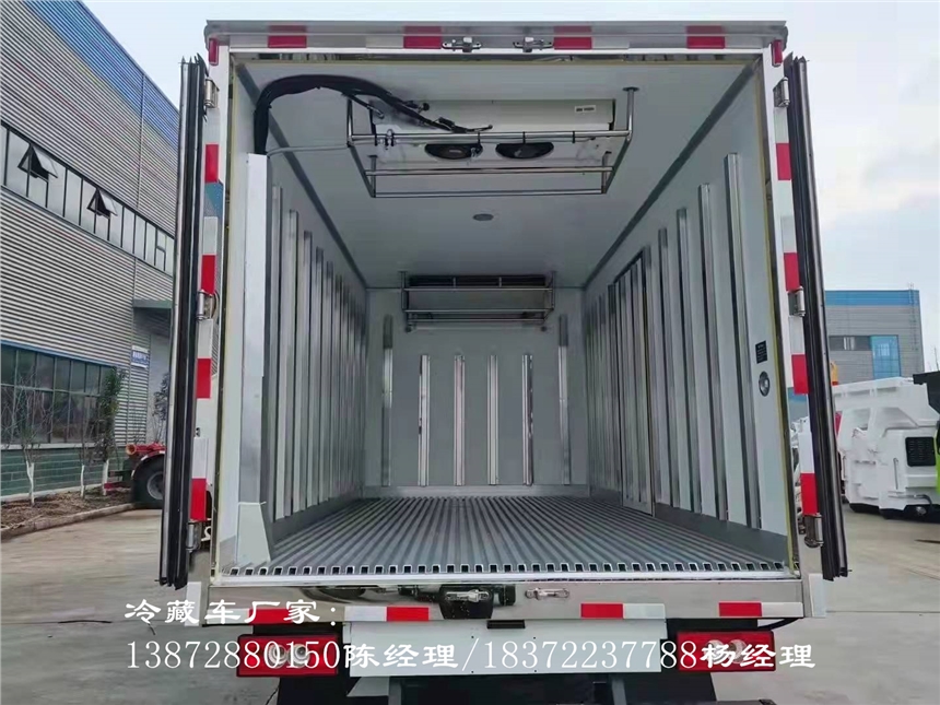 桂林市福田欧曼银河9.6米冷藏车